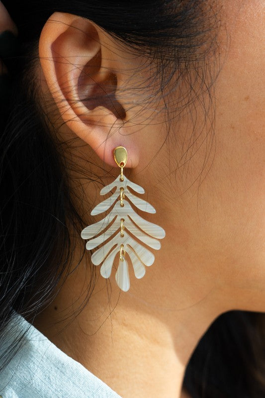 Krombee presents hypoallergenic petite palm earrings