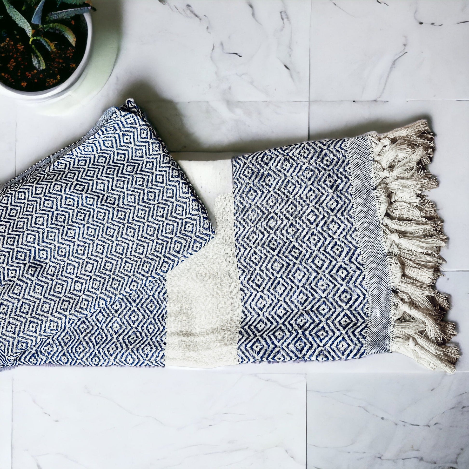 Oversized soft Turkish towel in diamond design – blue color