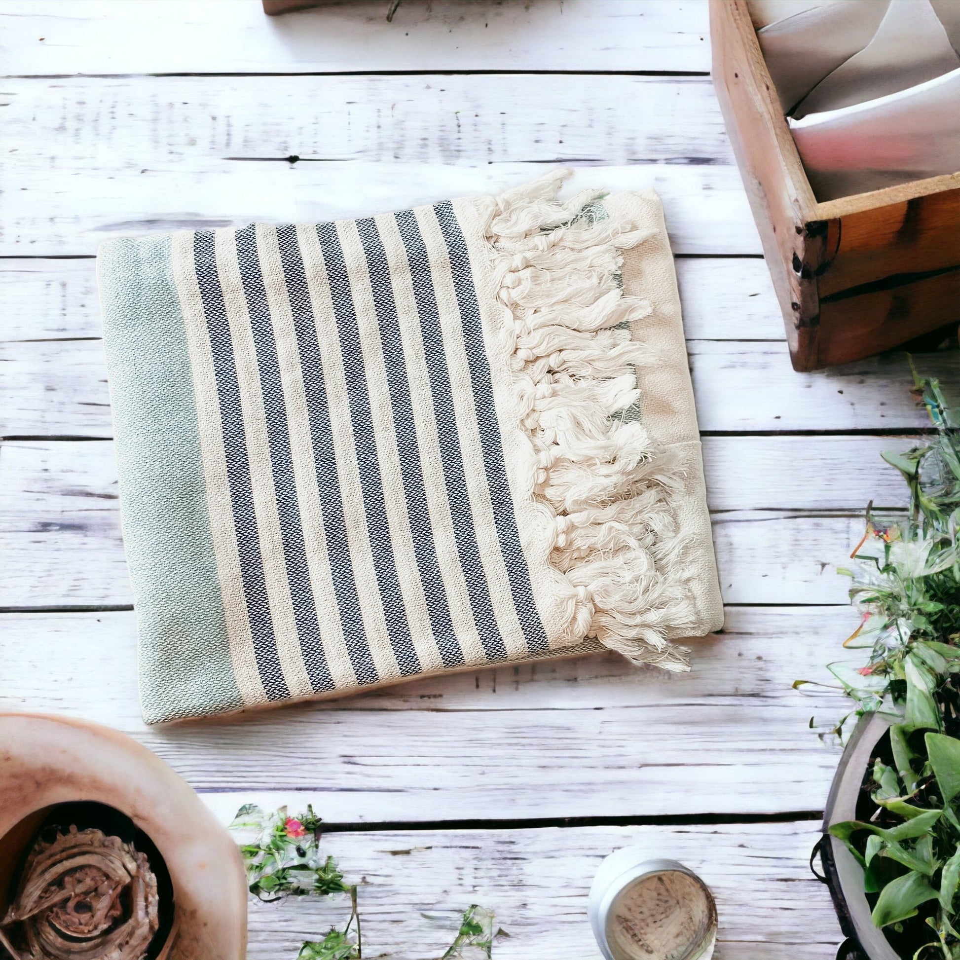 Textured 180 GSM cotton towel with handcrafted details
