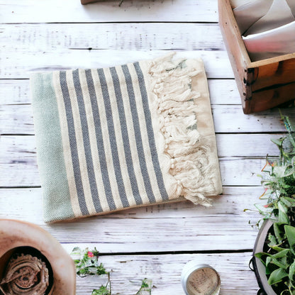 Textured 180 GSM cotton towel with handcrafted details