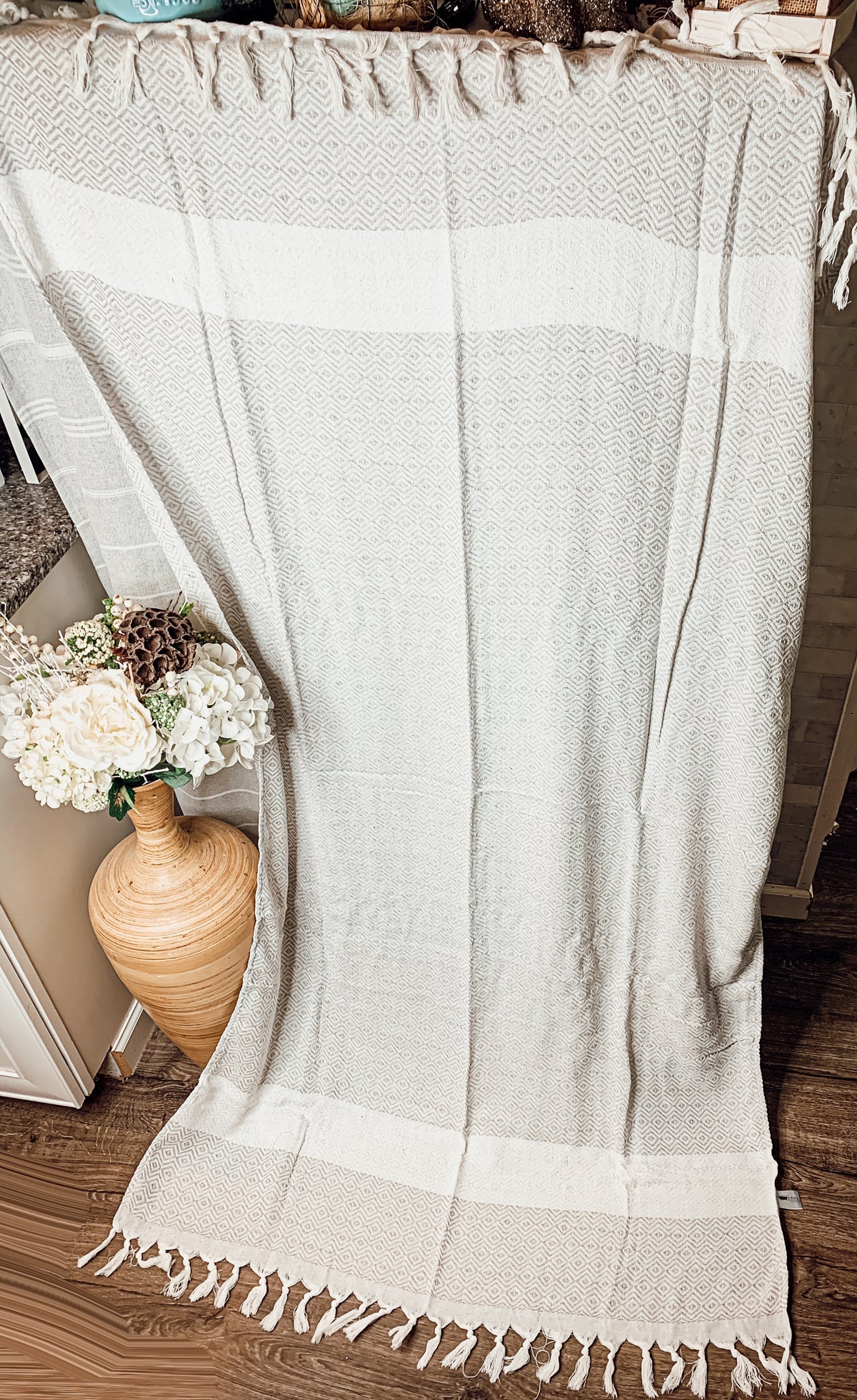 Artisan-made Turkish towel 200 GSM in gray with tassel edges