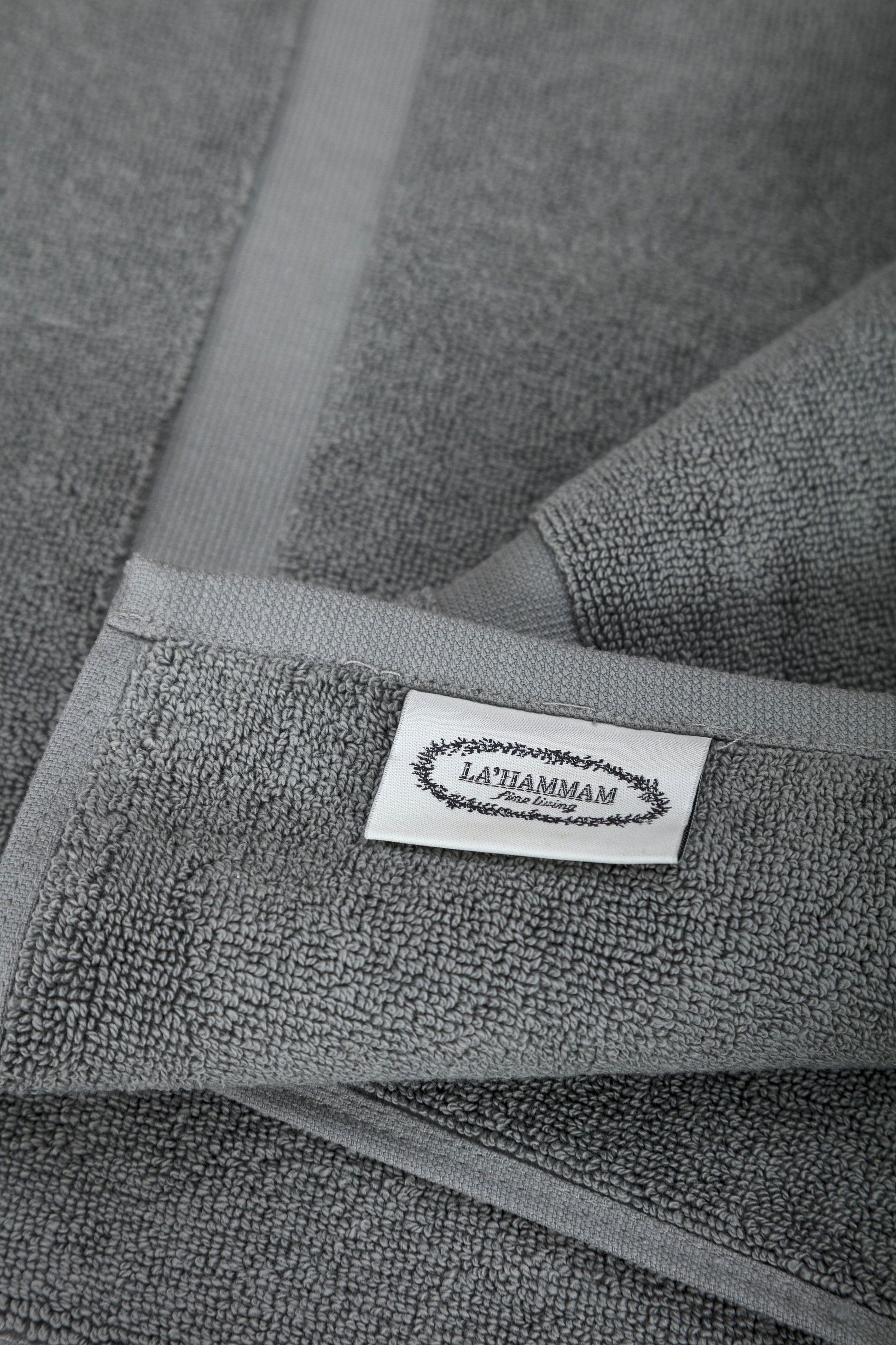 double stitched bath mat close up