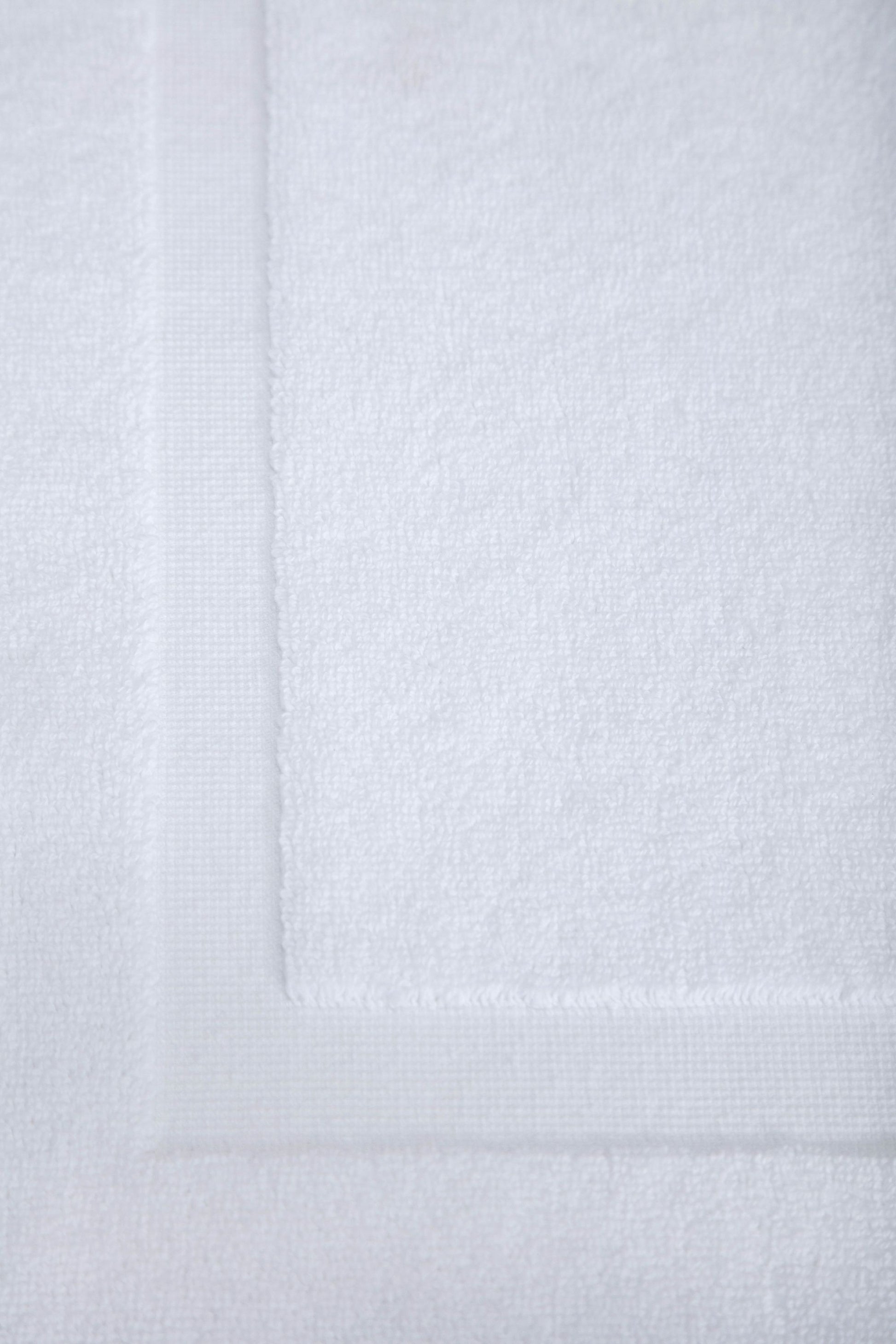 double stitched bath mat close up