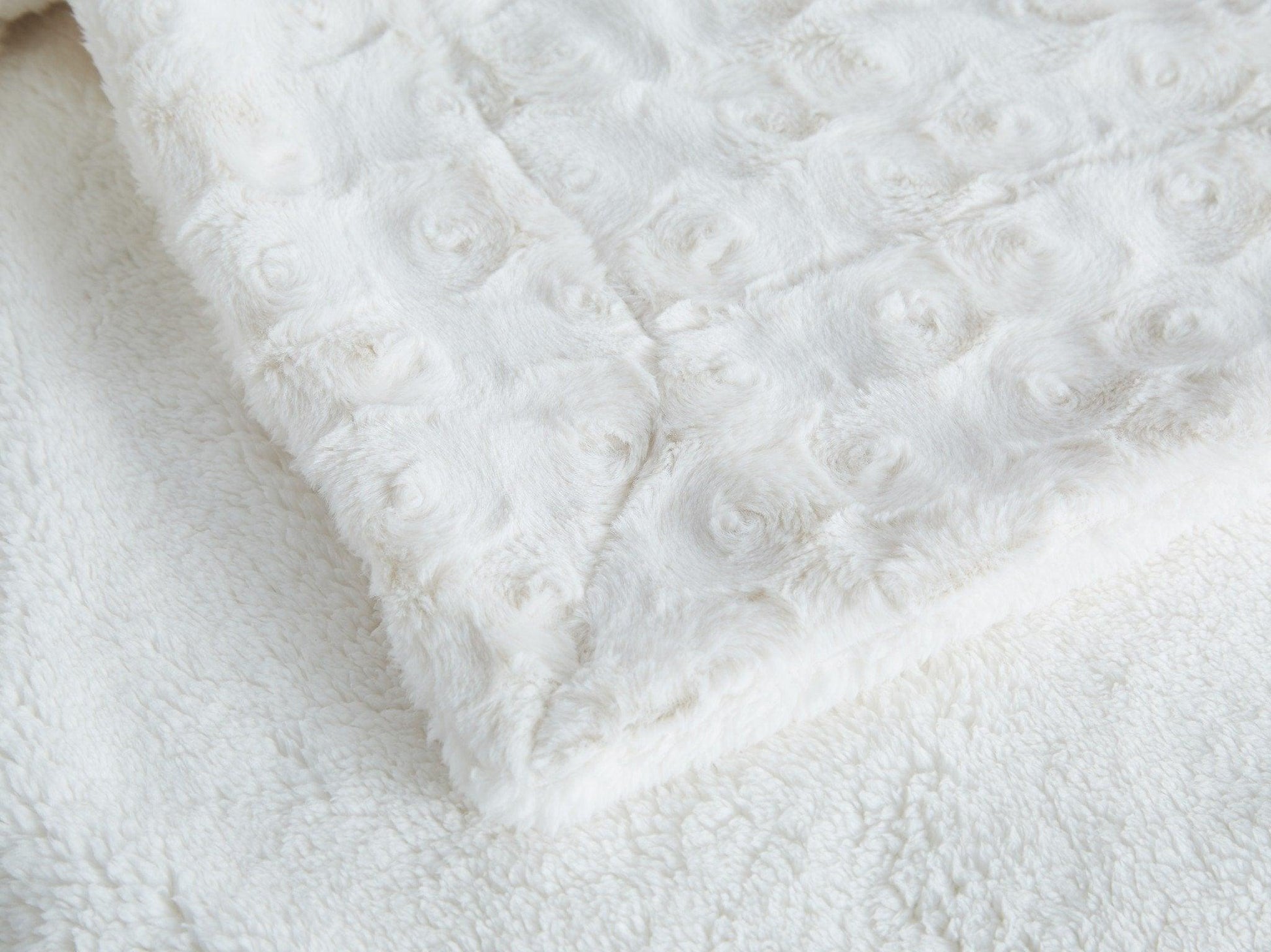 Reversible sherpa backing detail